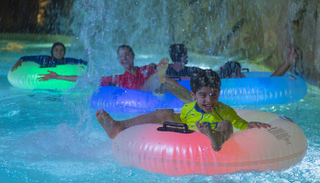 مظاهر الترفيه والسعادة - أرشيفية