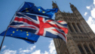 بنك إنجلترا يحذر من زيادة احتمال "بريكست" دون اتفاق