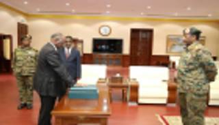 النائب العام الجديد بالسودان يؤدي اليمين أمام البرهان