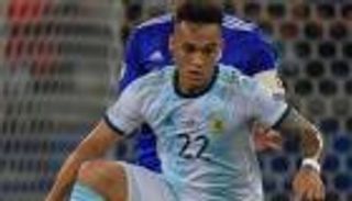 مهاجم الأرجنتين: كنت أود الاستمرار في الملعب مصاباً