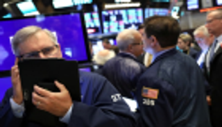 توترات أمريكا وإيران تمحو مكاسب وول ستريت