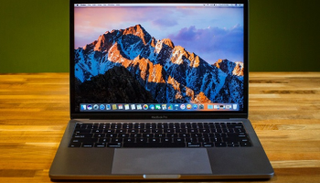 حواسيب "ماك بوك برو" 15 إنشا التي بيعت منذ 2015 "خطرة"