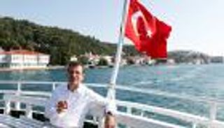 إمام أوغلو.. "ابتسامة طفولية" تُرعب أردوغان