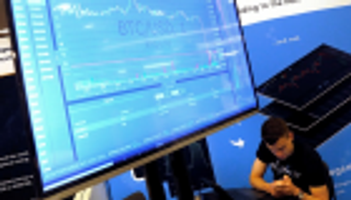 "ليبرا فيسبوك" تدفع سعر بيتكوين لأعلى مستوى في 15 شهرا