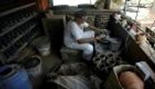 دارافي "حي البؤس" بالهند.. صدام بين الأكواخ والأبراج  