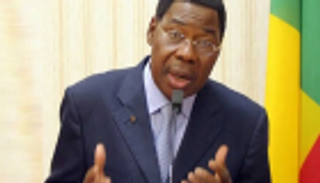 بعد أزمة سياسية حادة.. رئيس بنين السابق يغادر البلاد