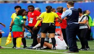 الكاميرون ضد إنجلترا 