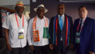 وزير الرياضة الجنوب أفريقي يساند "الأولاد" أمام كوت ديفوار