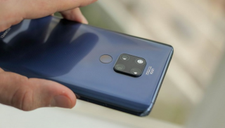 هواوي تطرح هواتف الجيل الخامس في الإمارات 