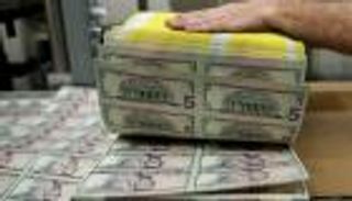 الدولار يقلص مكاسبه أمام الين بعد عقوبات إيران الجديدة