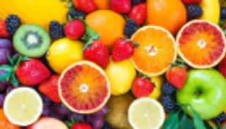 6 فواكه تحميك من حرارة الصيف