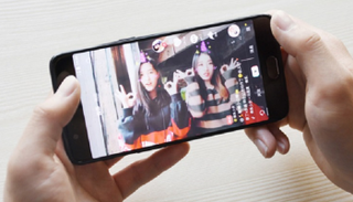 مقطاع الفيديو بإنترنت الصين