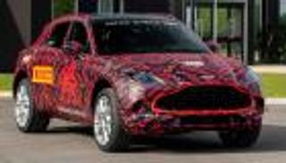 دراسة لأستون مارتن.. النساء وراء زيادة مبيعات سيارات SUV عالميا