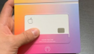 ظهور أول بطاقة ائتمانية من أبل