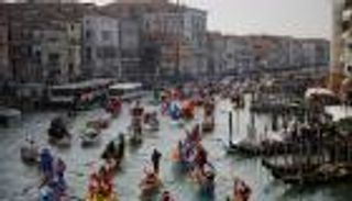 فينيسيا تستغيث من السفن السياحية.. لا تقتربوا
