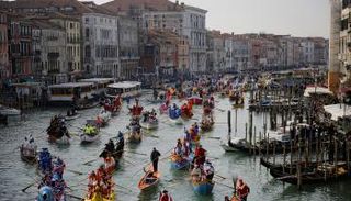 البندقية تستقبل 30 مليون سائح كل عام