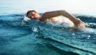 أمراض الصيف.. "بكتيريا البحار" تستعمر الجلد بعد 10 دقائق سباحة 