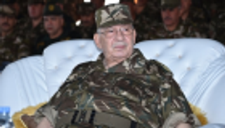 الجيش الجزائري يجدد:  لا طموحات سياسية لنا