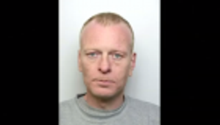 عقوبة رادعة لرجل دفع عجوزا على قضبان القطار بلندن