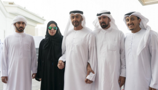 الشيخ محمد بن زايد آل نهيان مع أمل المنصوري