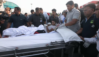 نقْل أحد الجرحى اليمنيين