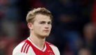 برشلونة يعثر على بديل دي ليخت في مانشستر يونايتد