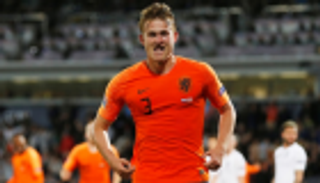 برشلونة ويوفنتوس لم يفاوضا أياكس بشأن دي ليخت