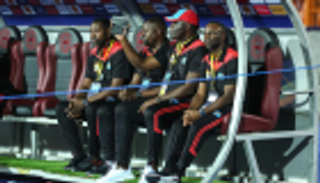 مدرب الكونغو يشيد بصلاح وتريزيجيه عقب خسارته من مصر