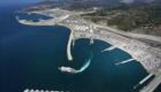 المغرب يفتتح توسعات في ميناء طنجة بتكلفة 1.48 مليار دولار