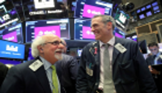 شركات التكنولوجيا تقود وول ستريت للارتفاع عند الفتح