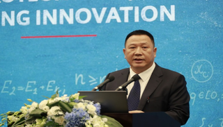 سونج ليوبينج كبير المسؤولين القانونيين بشركة هواوي