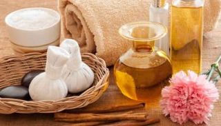 زيت الجوجوبا له الكثير من الفوائد للشعر