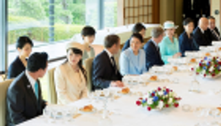 ماكرون لرواد الأعمال اليابانيين: لا أريد التأخر على مأدبة الإمبراطور