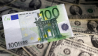 اليورو يتجه صوب أكبر ارتفاع في 17 شهرا