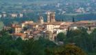 ديروتا.. تل السحر والتاريخ والفنون في أحضان إيطاليا