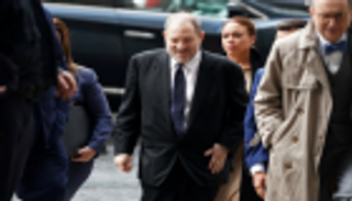 هارفي واينستين يستعين بـ"دفاع جديد" ضد تهمة التحرش