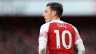 أرسنال يواجه أزمة في سبيل التخلص من أوزيل