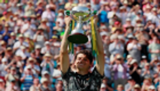 الأمريكي فريتز يحرز لقب بطولة إيستبورن للتنس