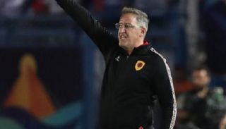 سردجان فاسيليفيتش - مدرب أنجولا