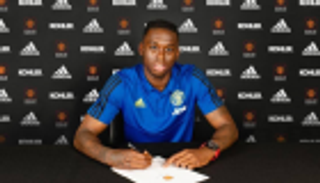 مانشستر يونايتد يعلن التعاقد مع بيساكا