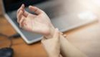 التهاب المفاصل.. الأعراض والأسباب والعلاج