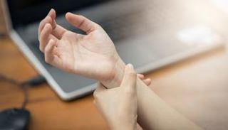 الغذاء الصحي وفقدان الوزن الزائد يسهمان في الوقاية من التهاب المفاصل