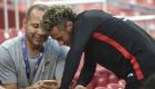 تقارير: والد نيمار حذره من الانتقال إلى سان جيرمان