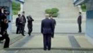 ترامب في المنطقة منزوعة السلاح..لقاء ثالث مع كيم 