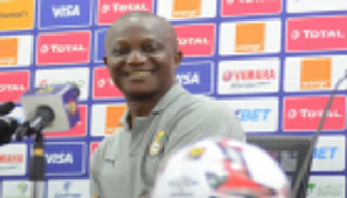 مدرب غانا يدافع عن قرار استبعاد جيان من التشكيل الأساسي أمام الكاميرون