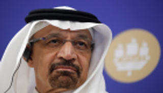 الفالح: اتفاق روسيا والسعودية لخفض إنتاج النفط يسهم في توازن الأسواق