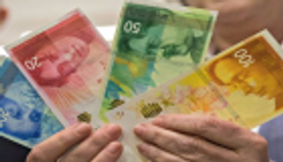 للشهر الخامس.. الحكومة الفلسطينية تصرف نصف راتب موظفيها