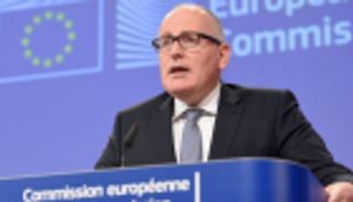 الهولندي تيمرمانس يقترب من رئاسة المفوضية الأوروبية 