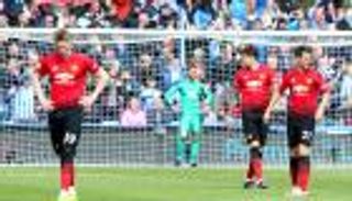 مانشستر يونايتد يخسر مليار جنيه إسترليني 