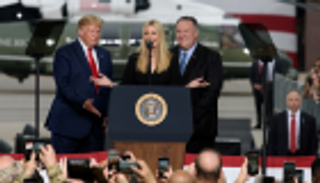 ترامب يقدم إيفانكا وبومبيو: "الجميلة والوحش"